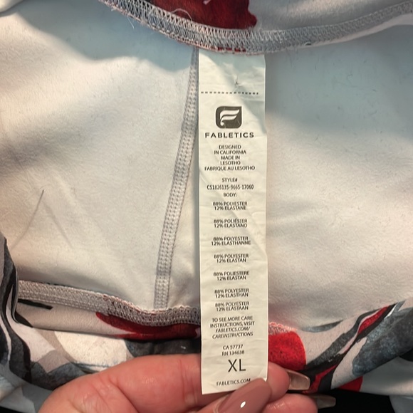 Fabletics floral capri workout pant SZ XL - Picture 3 of 8